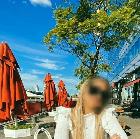 Anna, 29