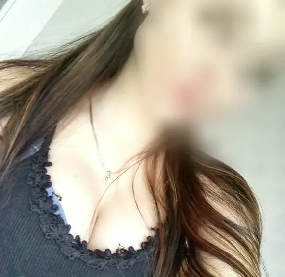 Claudia, 26