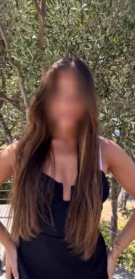 Daniela, 35