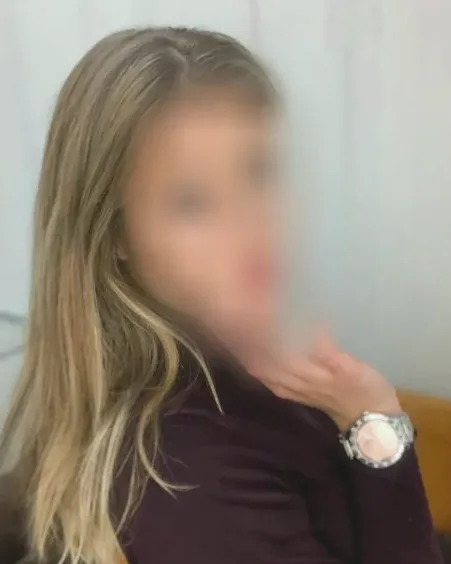Isabell, 21