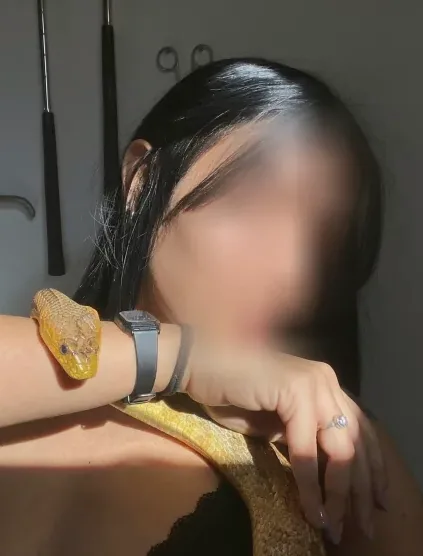 Jana, 27
