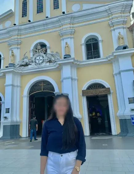 Luisa, 24