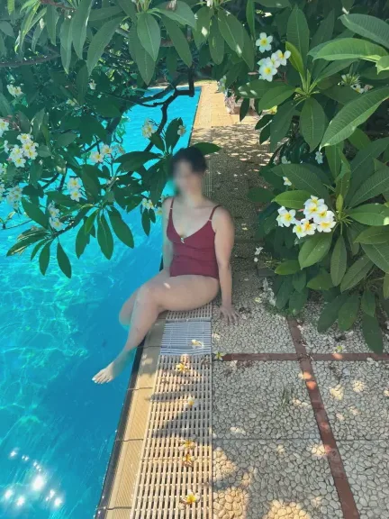 Melanie, 33