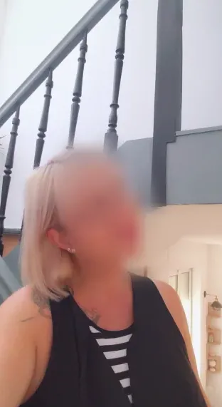 Neele, 37