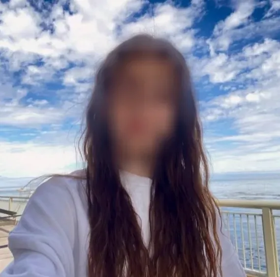 Nina, 27