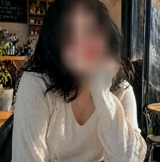 Rebecca, 25